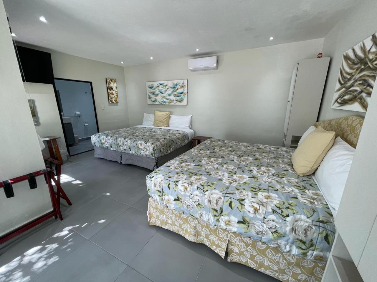 The Blue Eco Lodge Tikuch Bagian luar foto